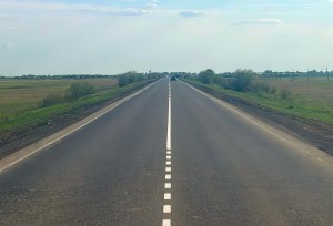 Астраханская область: на участке трассы Астрахань – Красный Яр нанесли разметку холодным пластиком